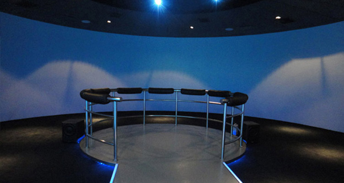 安全体验影院,企业展厅等提供弧形360°环幕.jpg