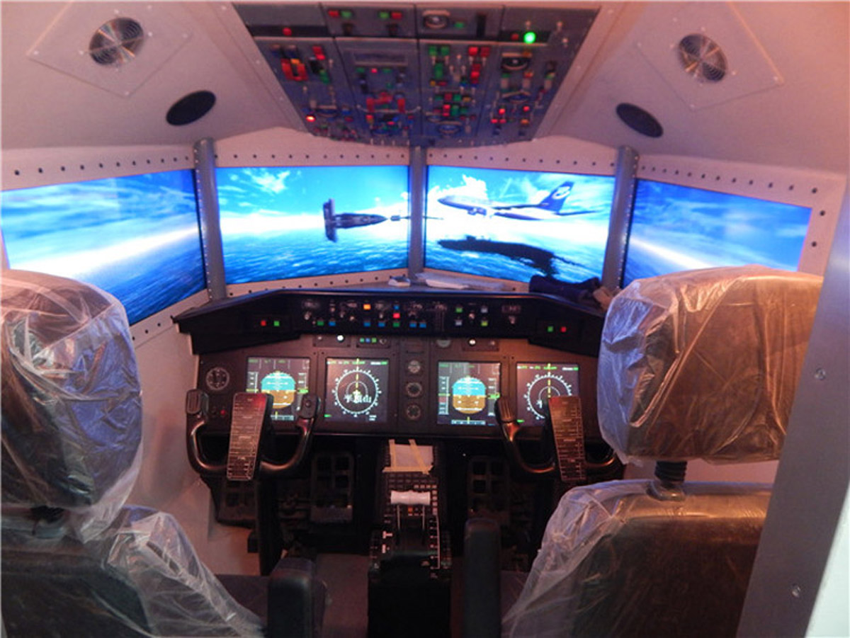 安全体验飞机模拟.jpg